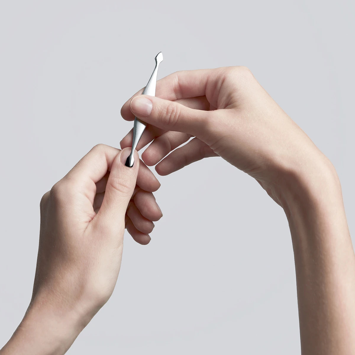 2-in-1 Manicure Instrument