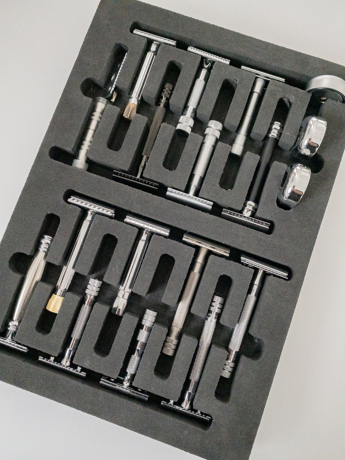 Insert for 16 Safety Razors