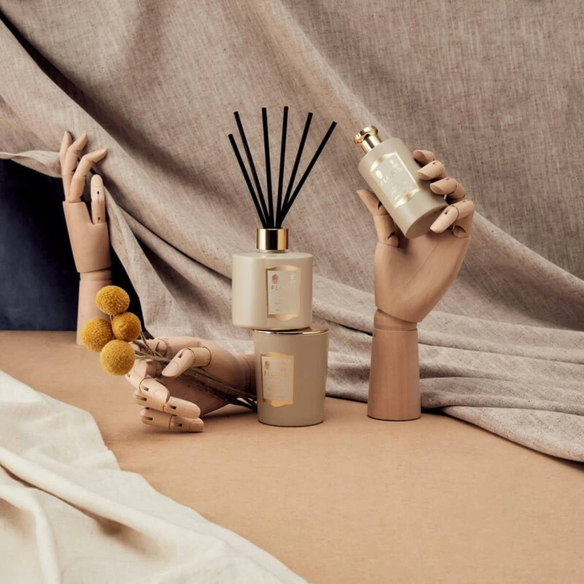 Oud & Cashmere Scented Candle, 175 gr.