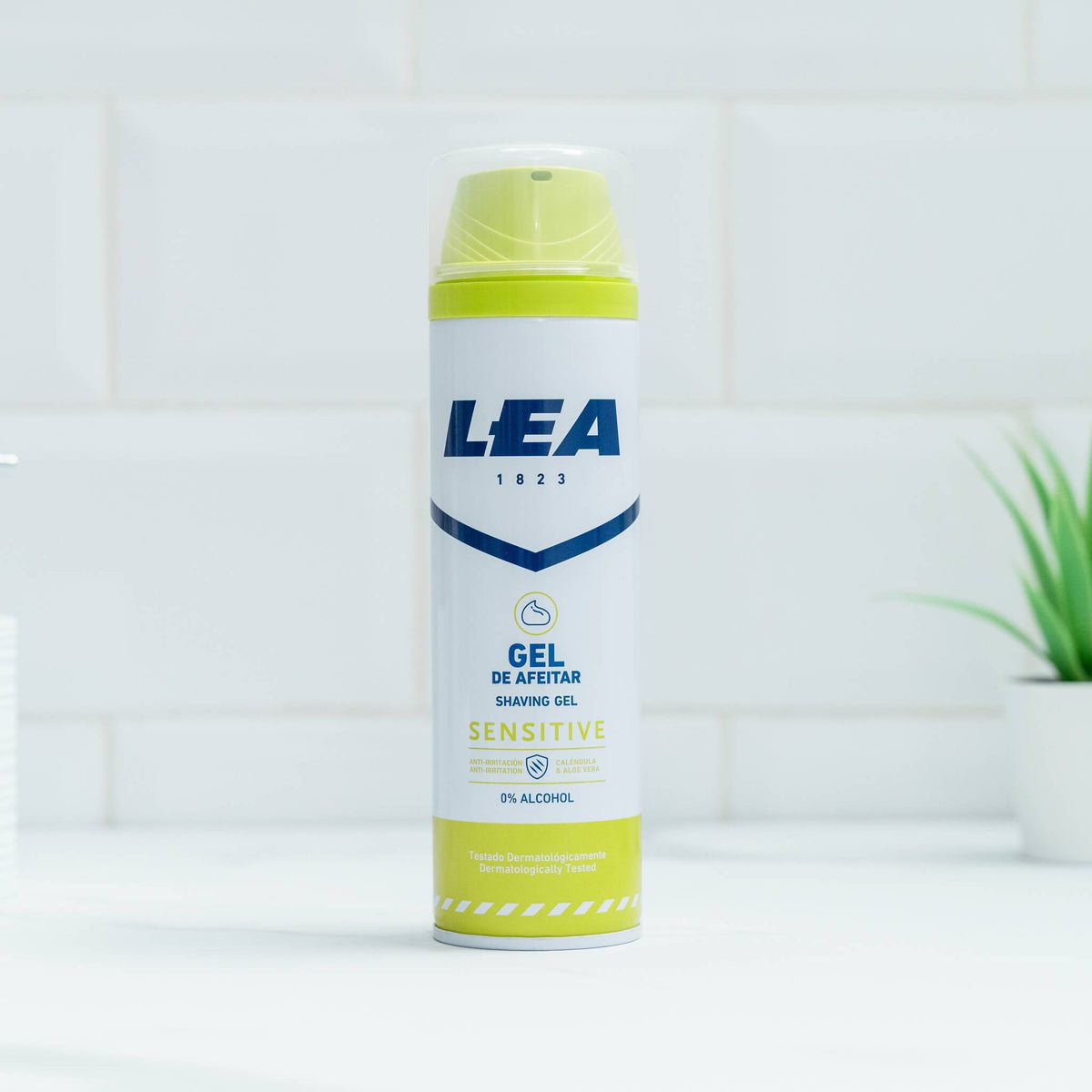 Sensitive Shaving Gel, 200 ml.