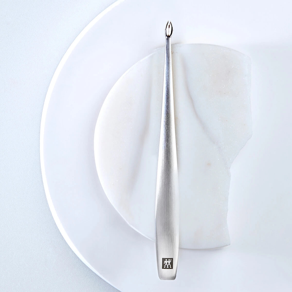 Cuticle knife, V-shaped