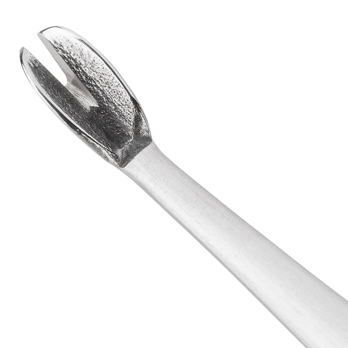 Cuticle knife, V-shaped