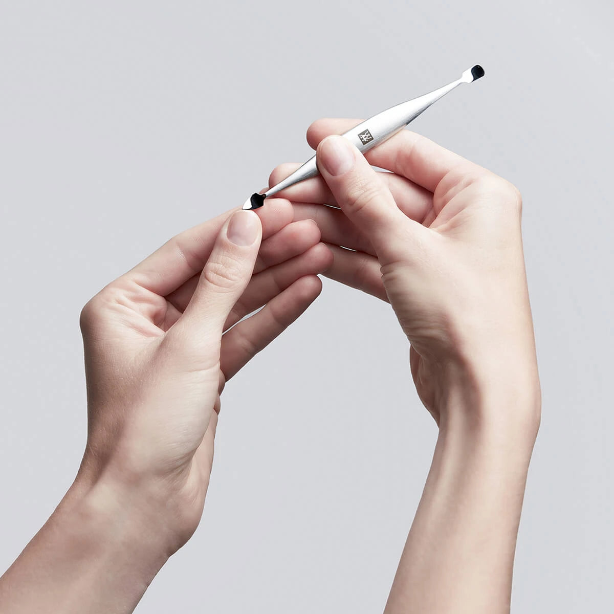 2-in-1 Manicure Instrument, Mat