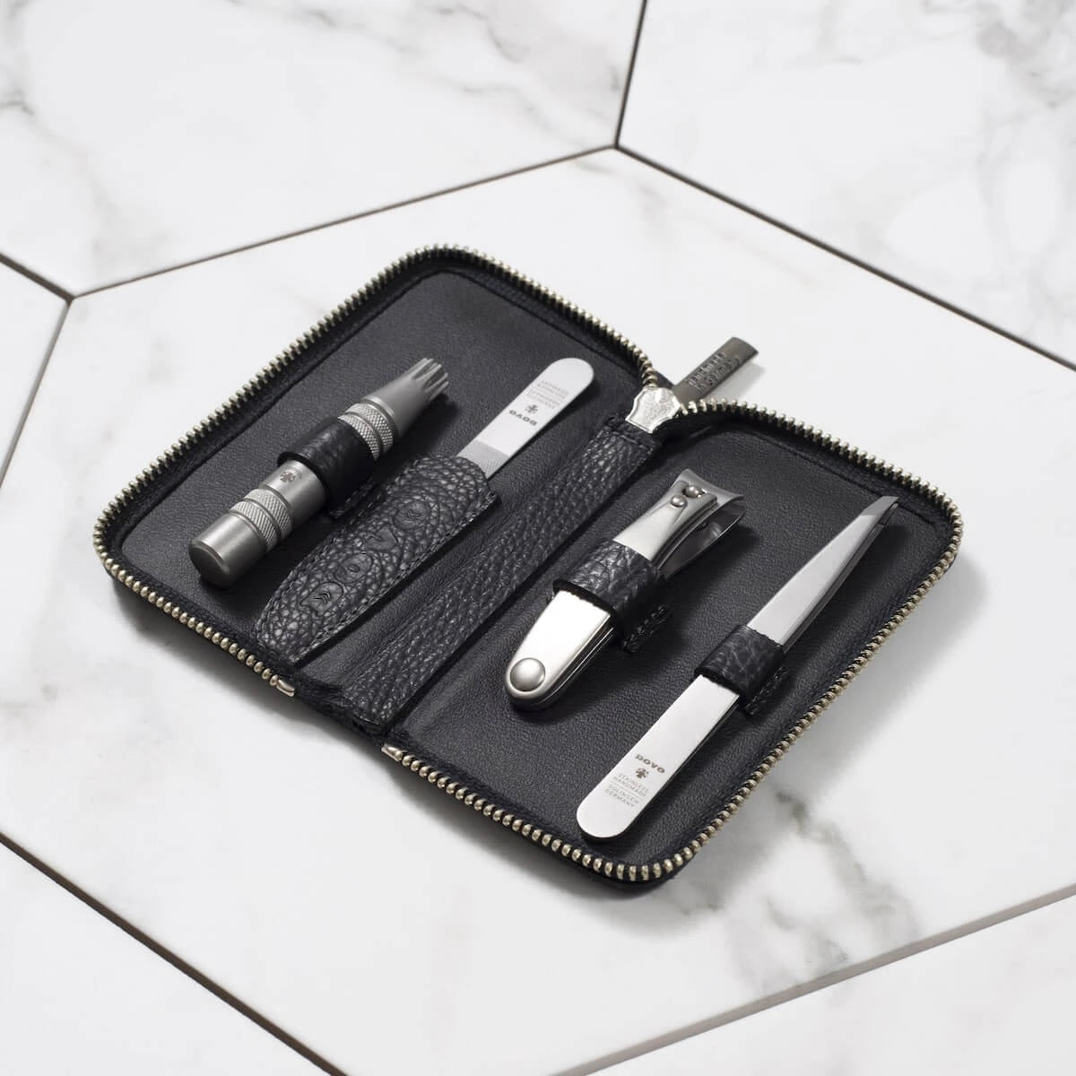Grooming Set with 4 pieces, Black leather
