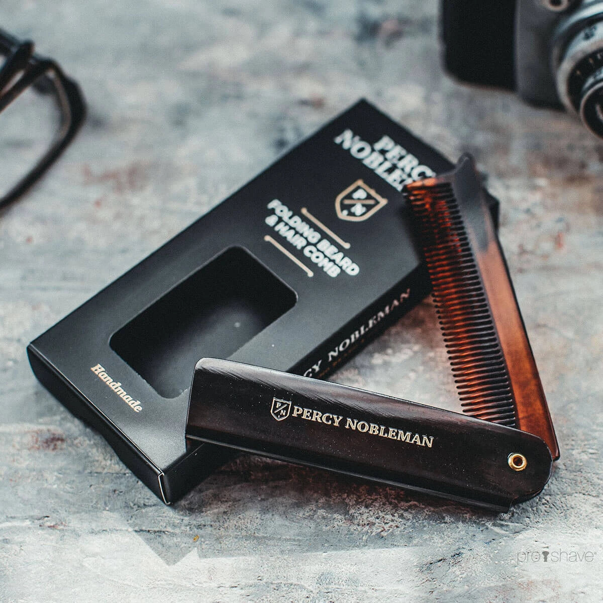 Folding comb for beard and hair