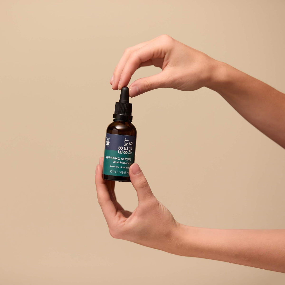 Hydrating Serum, Aloe Vera & Panthenol, Essentials, 50 ml.