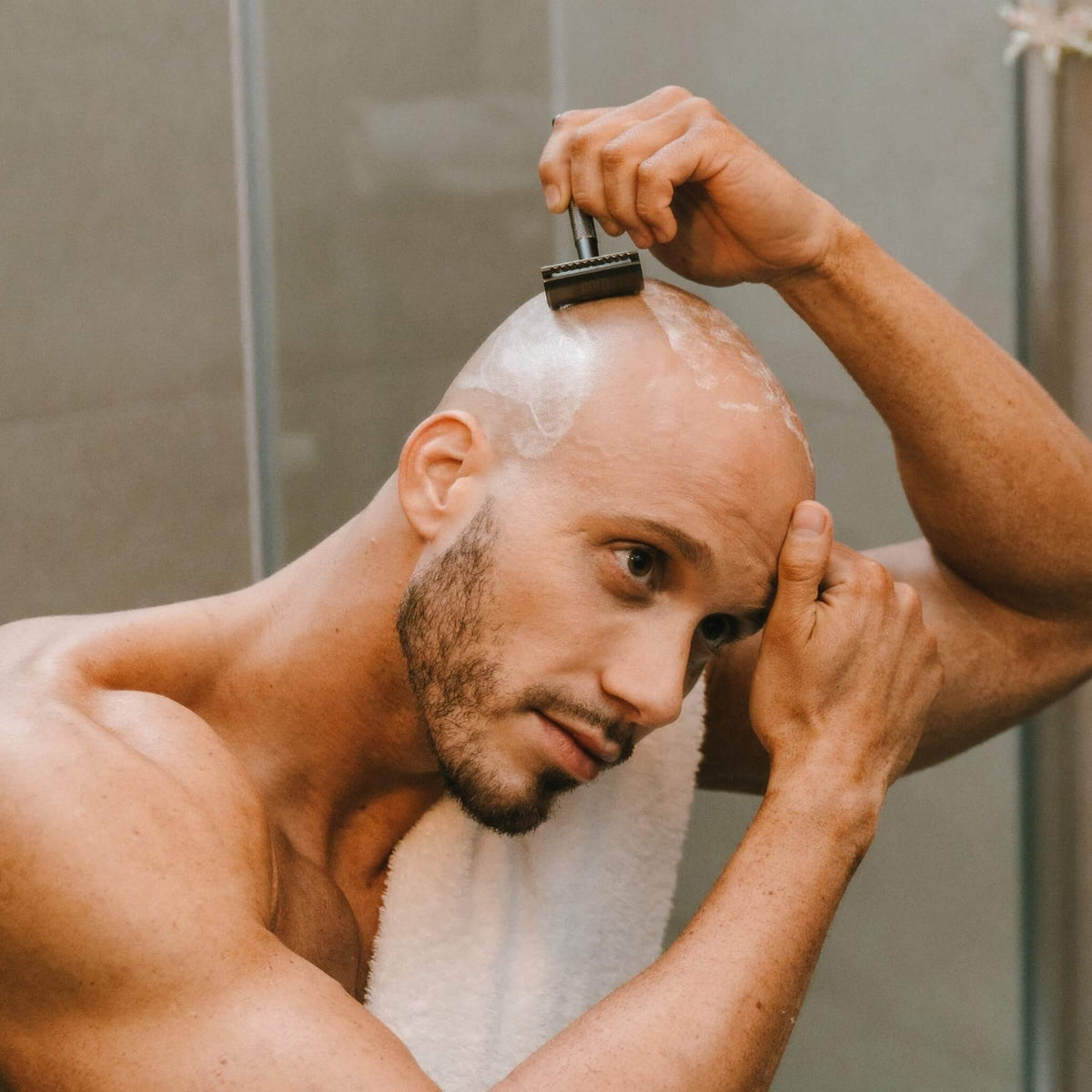 Head Shave Cream, Ultra-glide formula, 150 ml.
