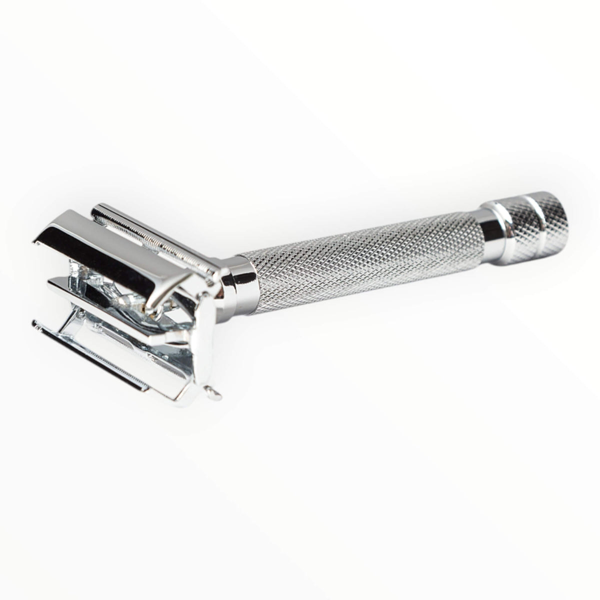 DE razor with butterfly opening, Chrome