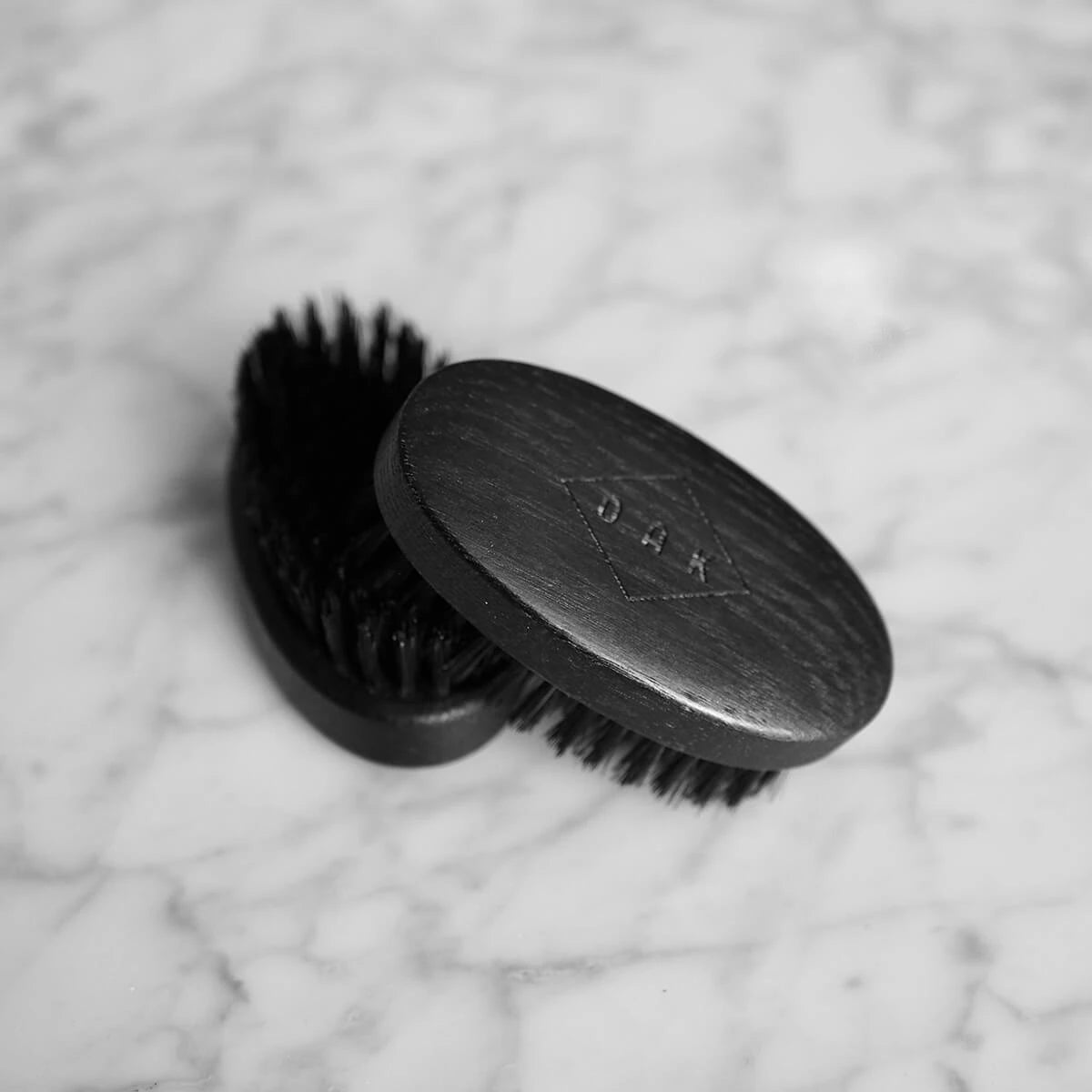 Beard brush, Oak wood