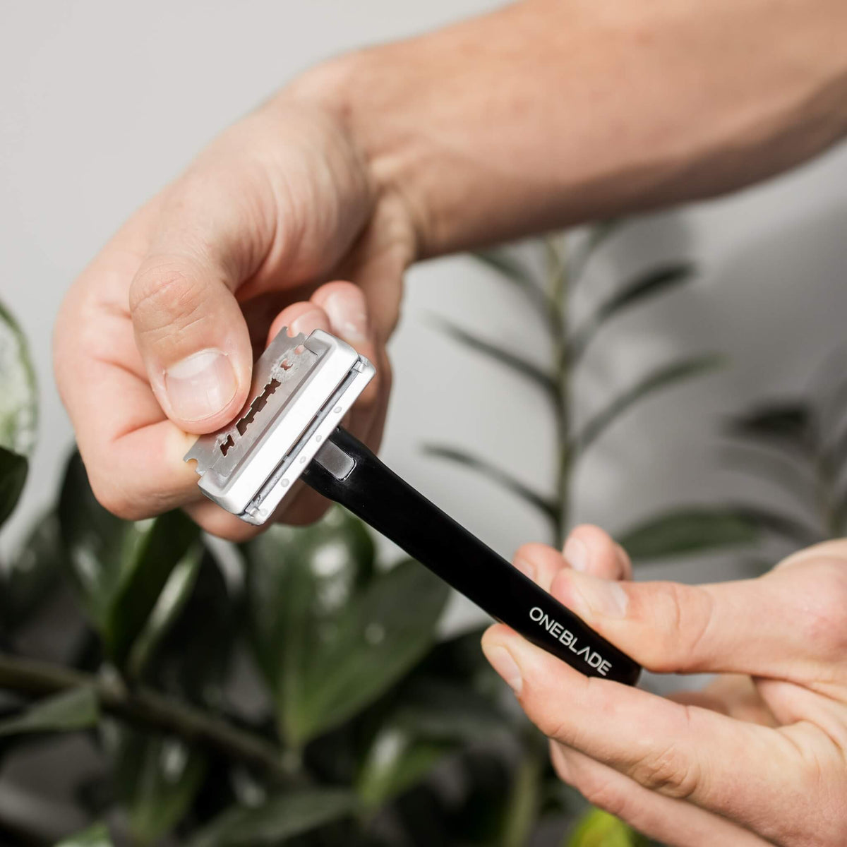 Element Single Edge Shaver