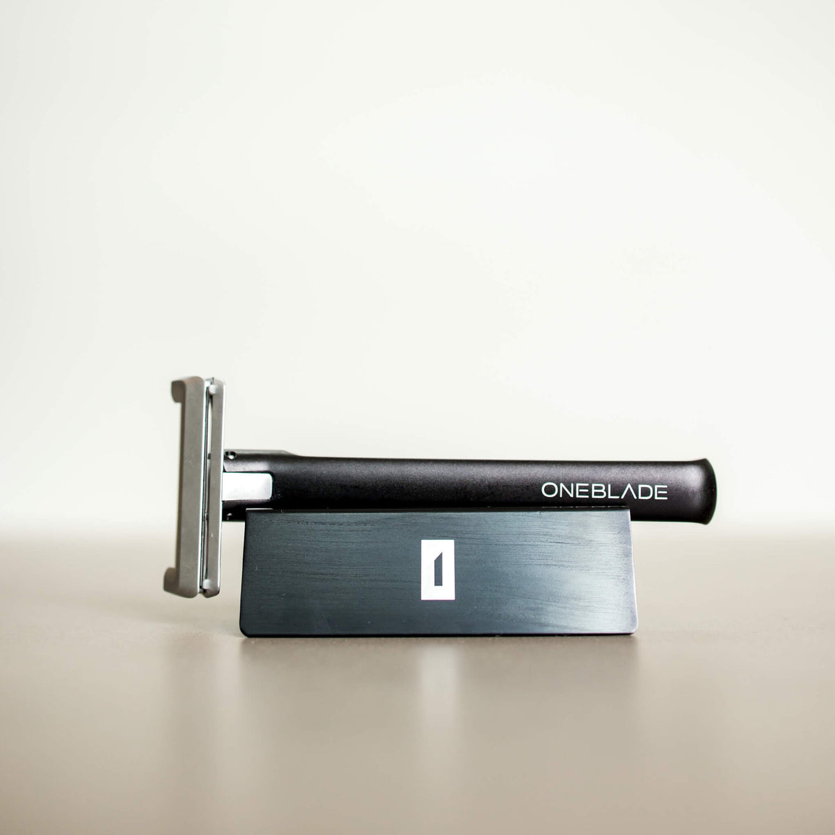 Element Single Edge Shaver