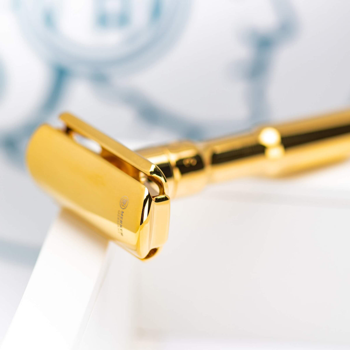 Futur Adjustable DE razor, Gold