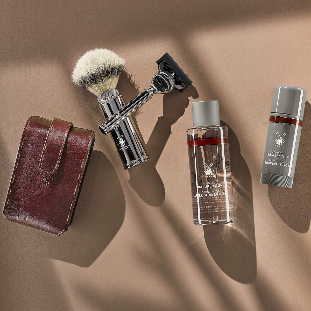 Travel shaving kit with Shaver and Brush, Brown leather