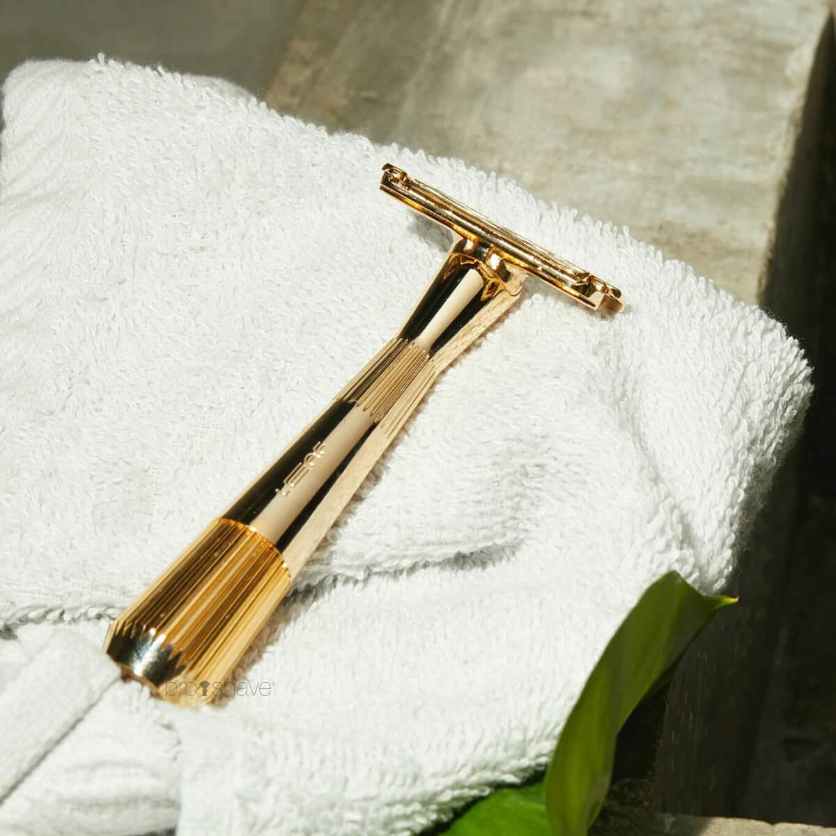 Razor, The Thorn Razor, Gold